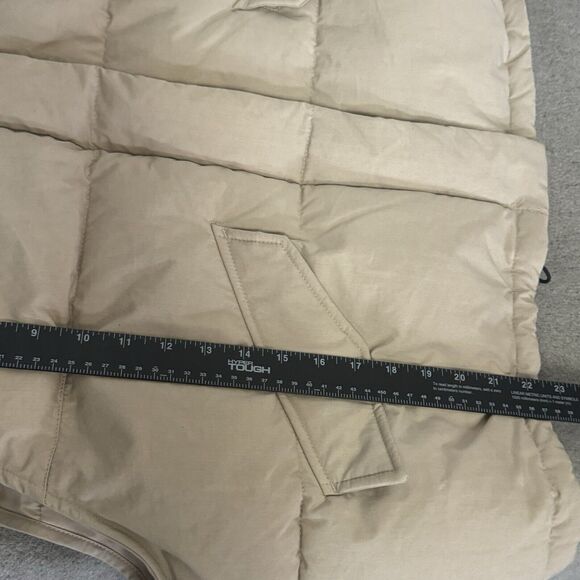 HM Vest Women XL Beige Quilted UCLA Collegiate Alumni Versatile Gorpcore Active - Picture 4 of 7